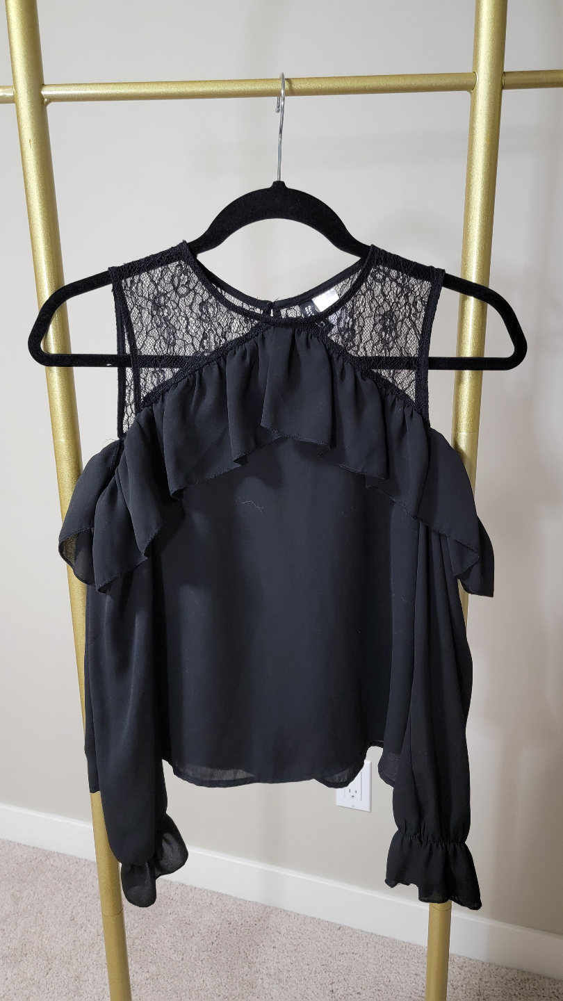 H&M Black Cold Shoulder Blouse with Lace Detail - photo 3