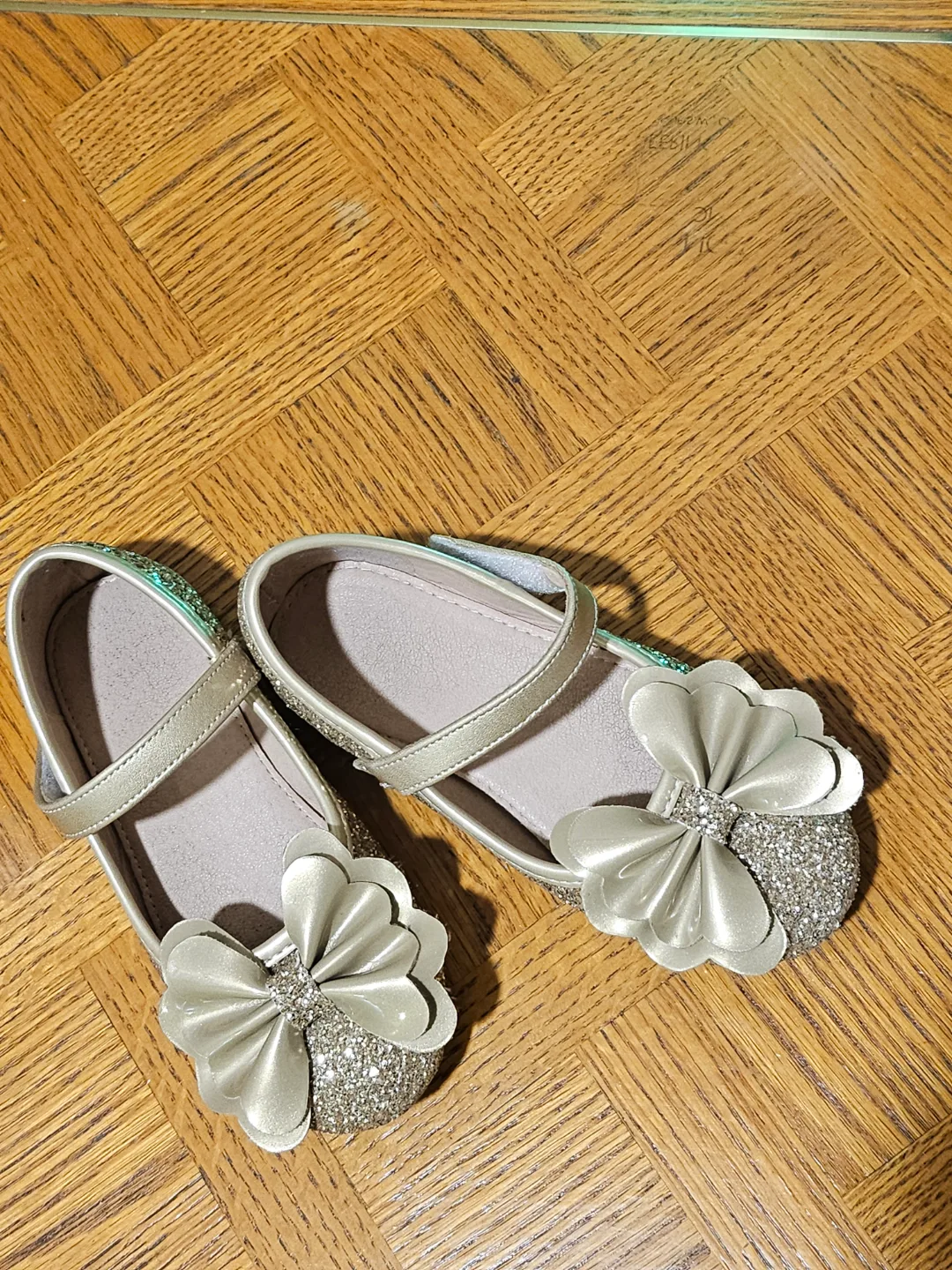 Girls' Gold Glitter Mary Janes with Bows - Size 7 thumbnail