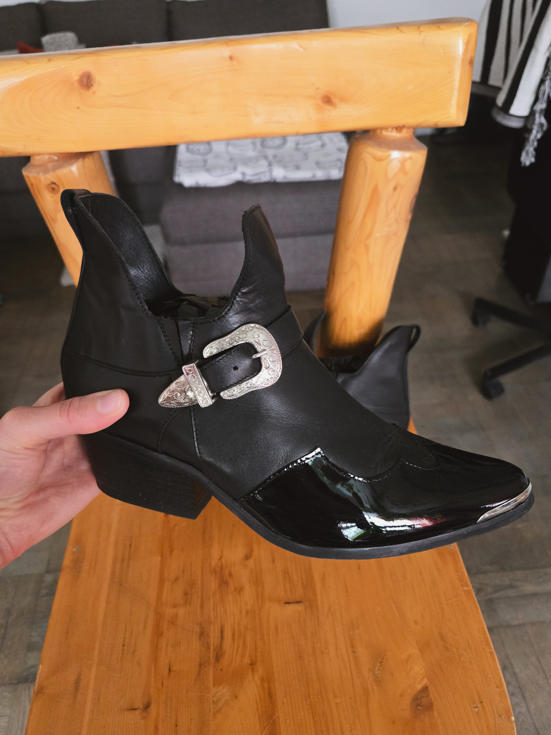 Women's Black Leather Ankle Cowboy Boots Size 9 by Cartel - photo 2
