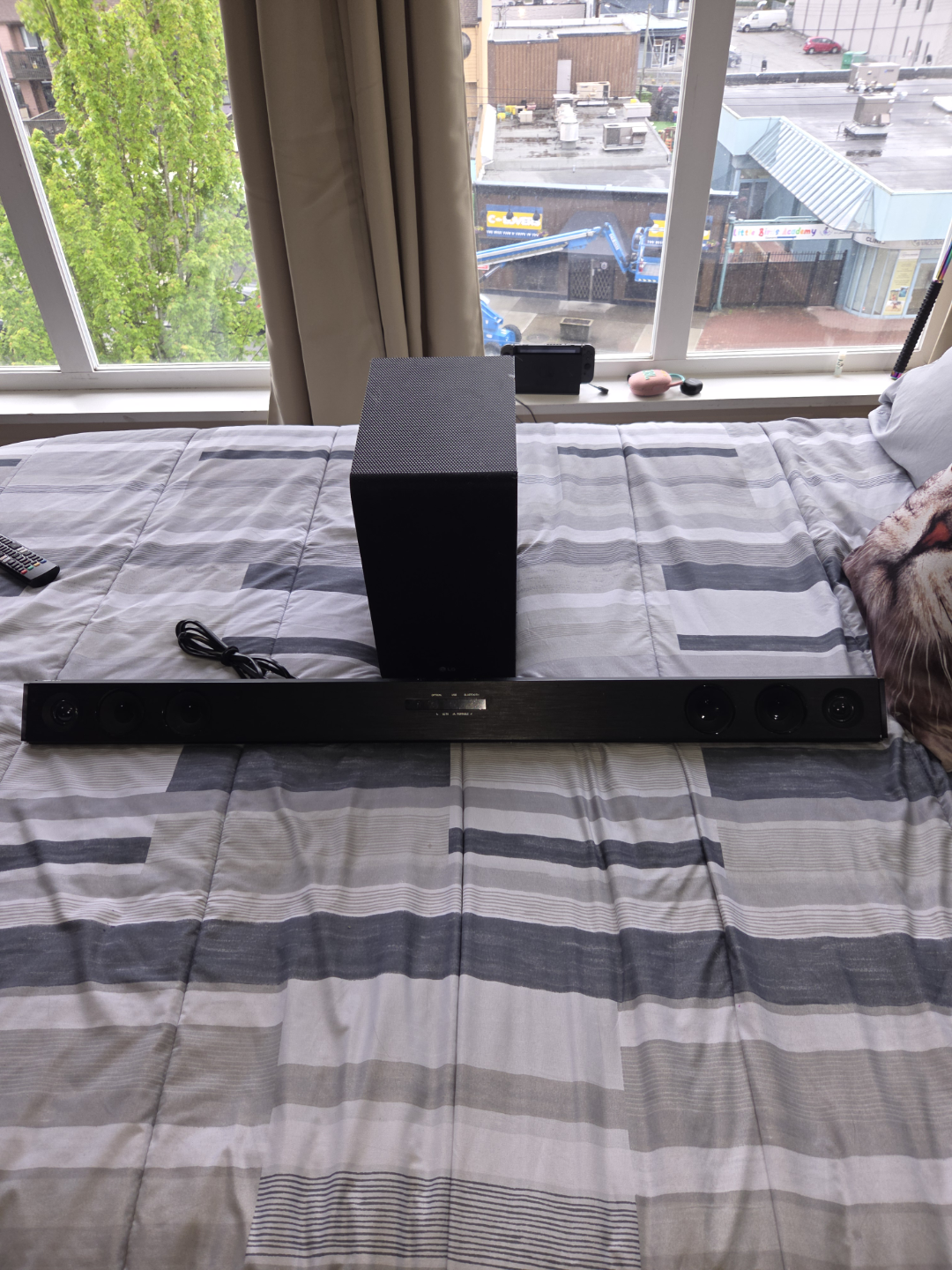 LG Soundbar and Subwoofer System