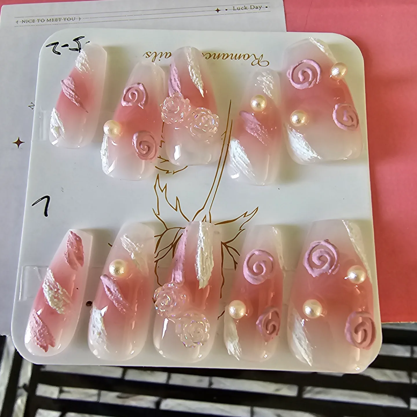 Gorgeous Pink and White Press-on Nails thumbnail