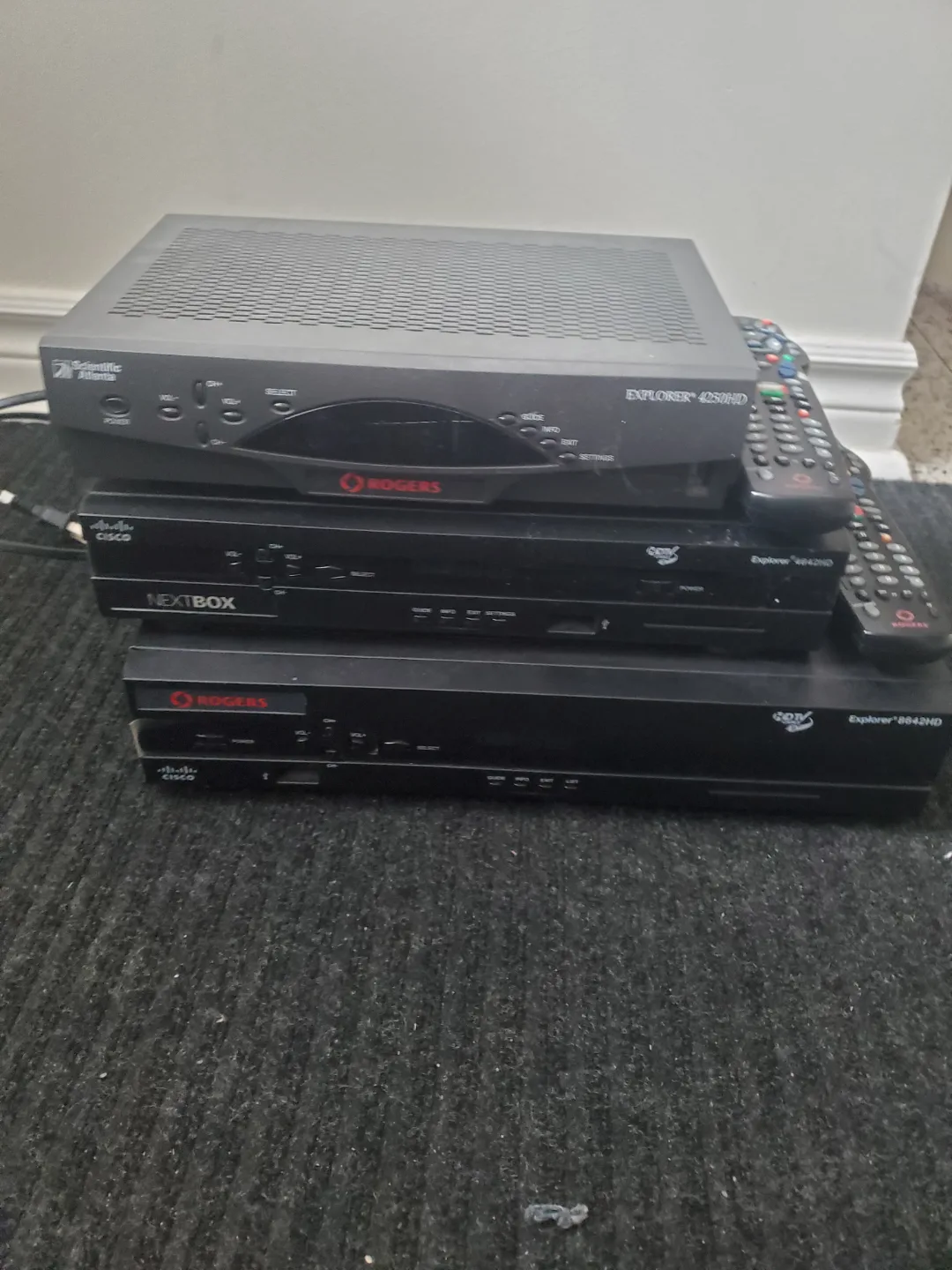 Assorted Rogers Set Top Boxes thumbnail