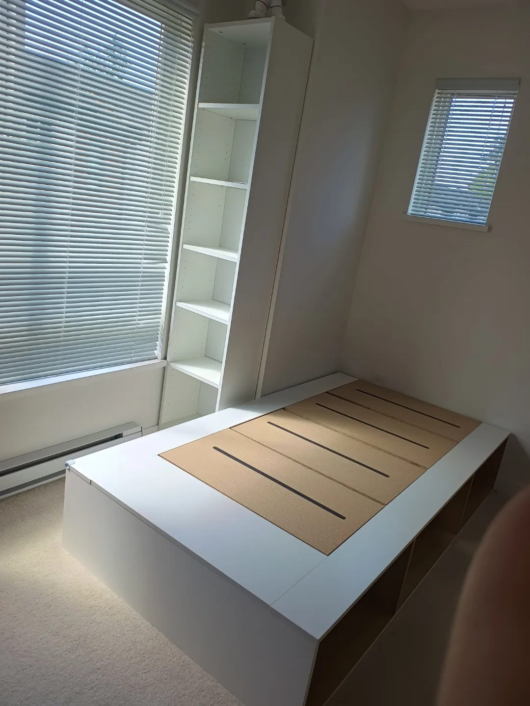2 Twin beds with built-in storage (CAD 50 each) thumbnail
