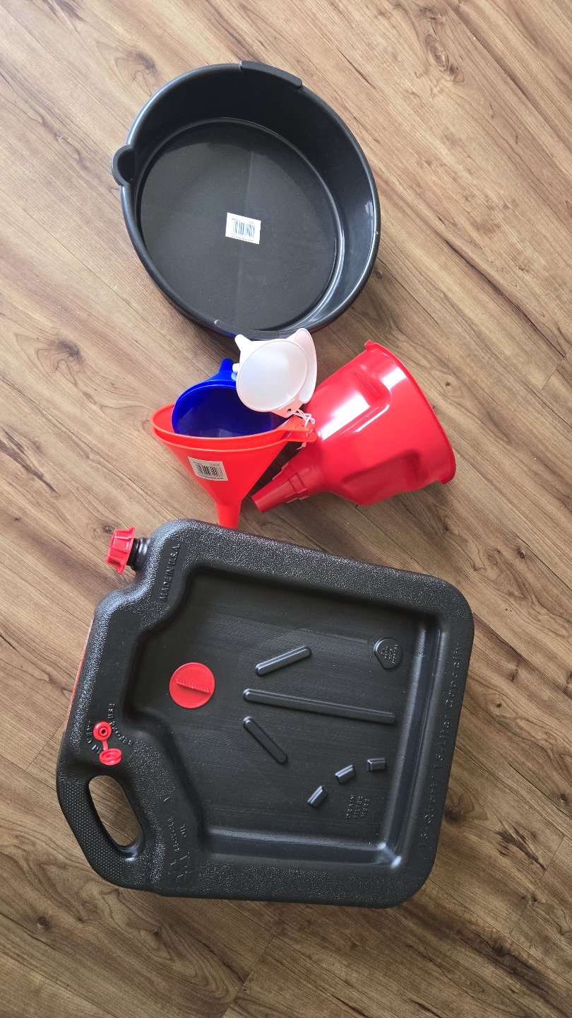 Oil Change Kit: Drain Pan, Funnels & Container