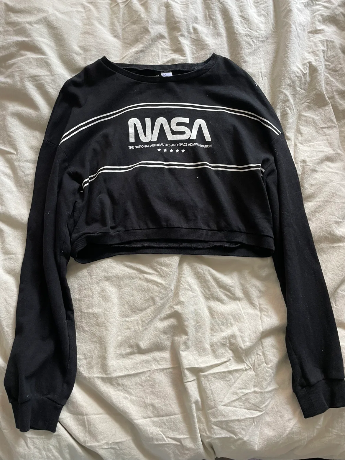 H&M Cropped Crewneck thumbnail