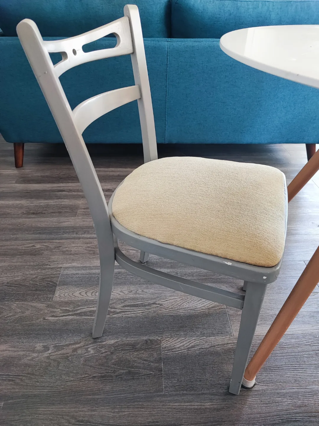 Set of 4 Grey Dining Chairs with Cushioned Seats thumbnail