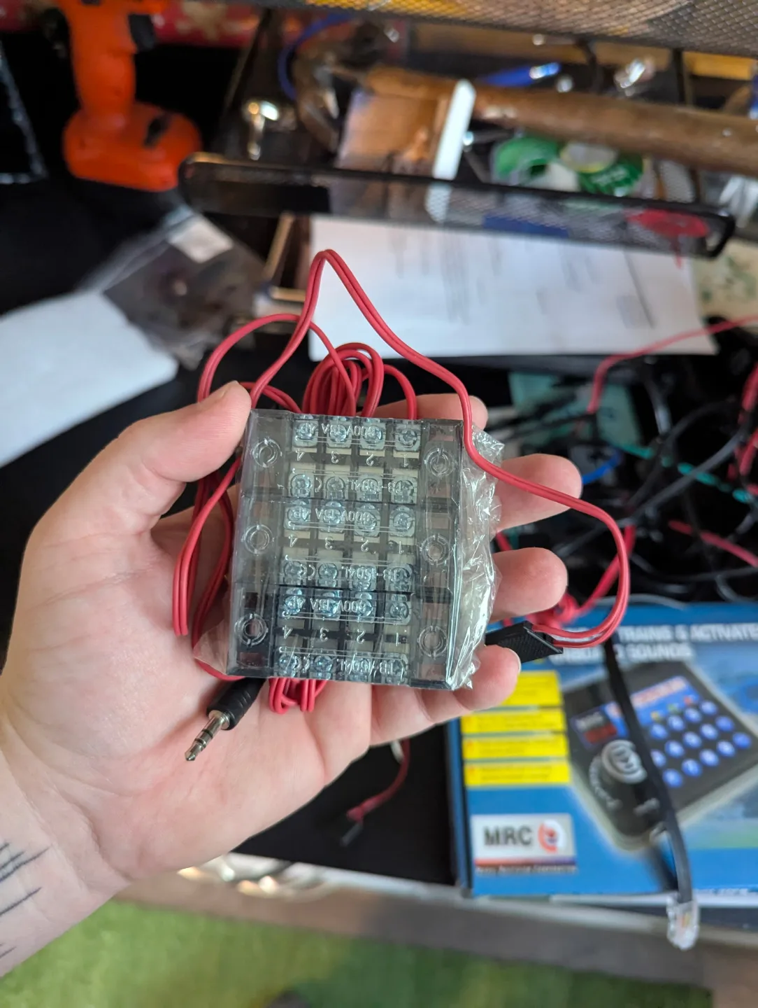 Model Train Set with Acela Train image indicator(7)