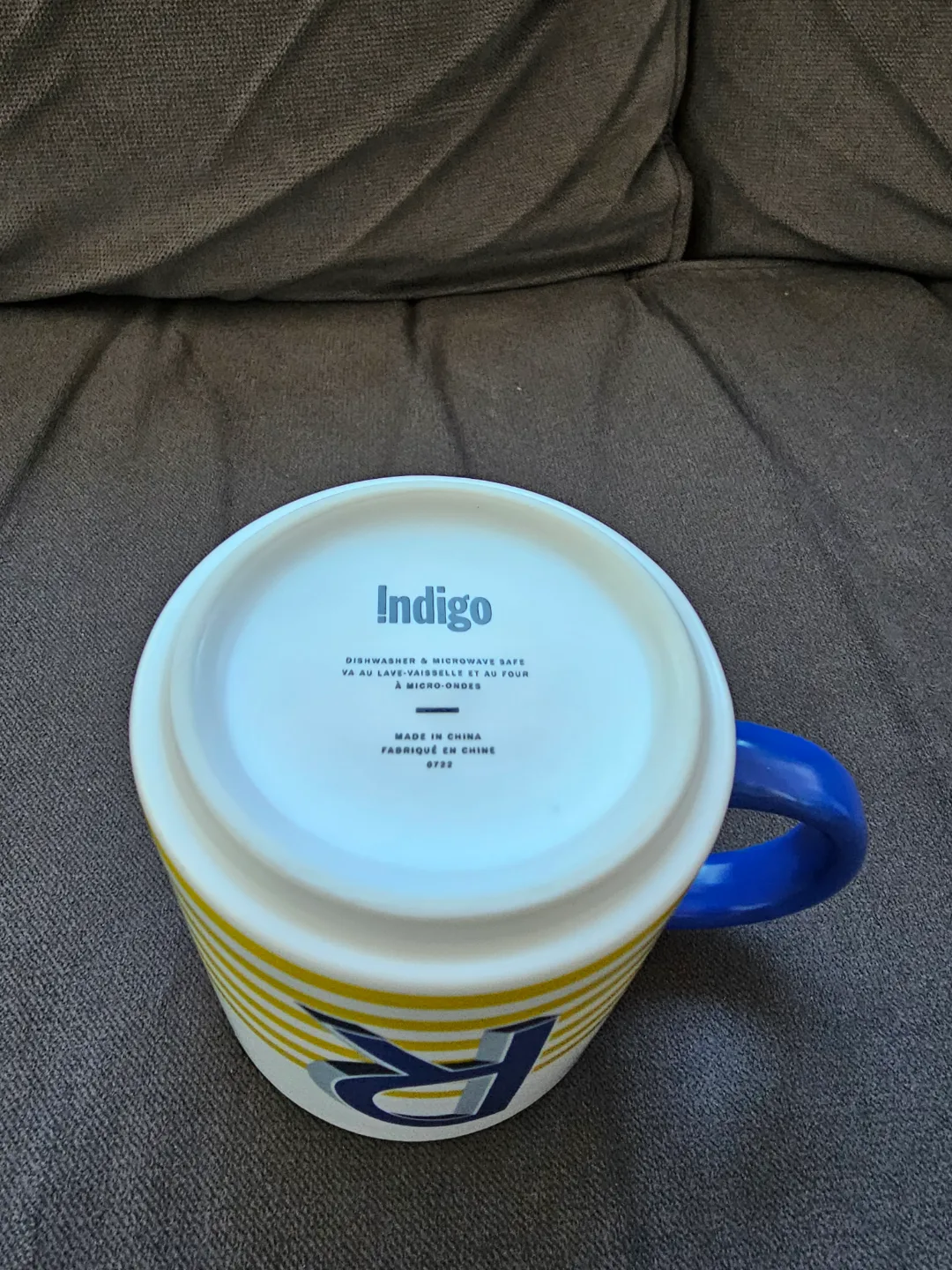 Indigo OUI Monogram "R" Mug 🇨🇦 image indicator(3)