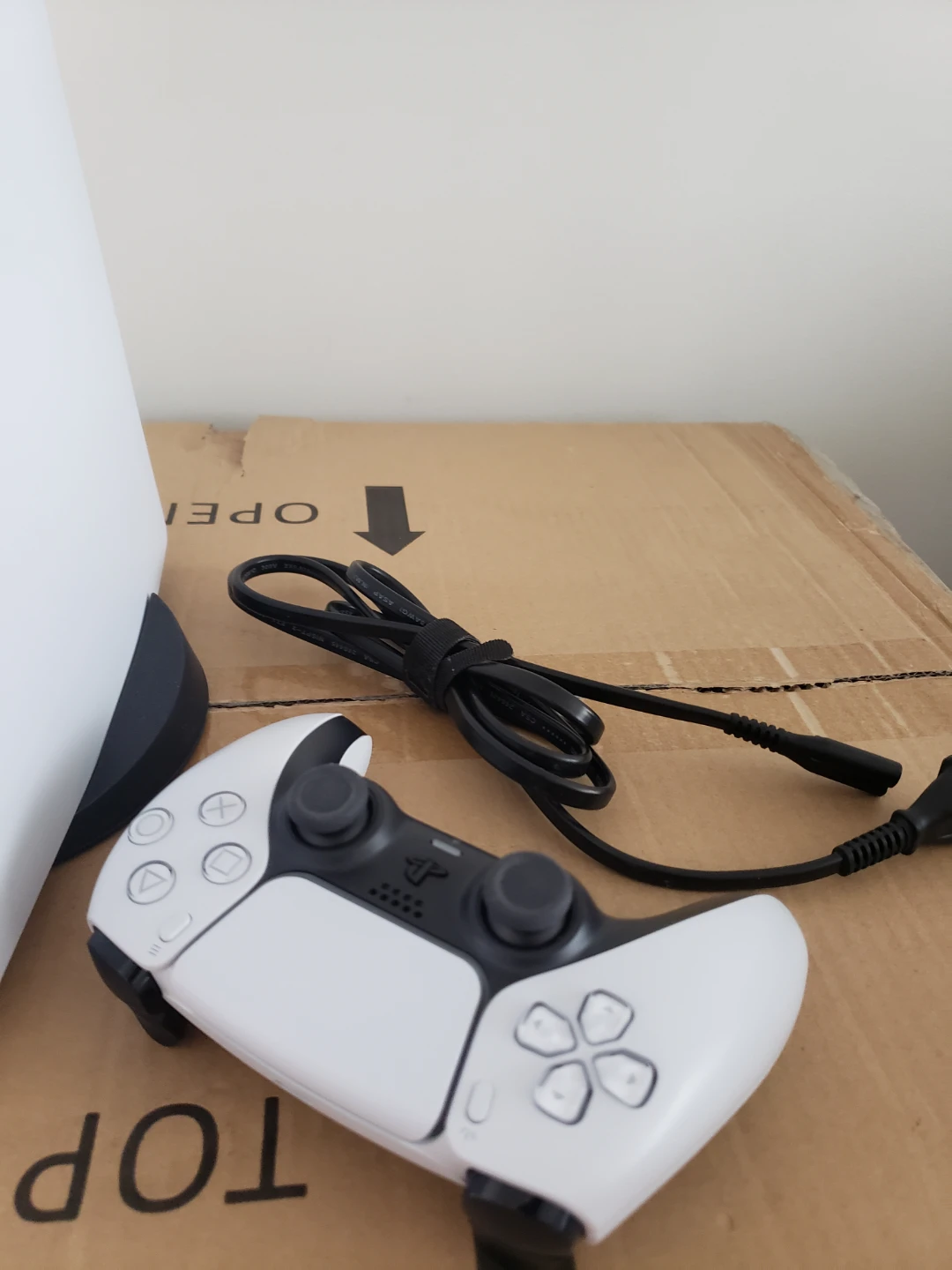 Playstation 5 (PS5)with disk drive and controller - photo 3