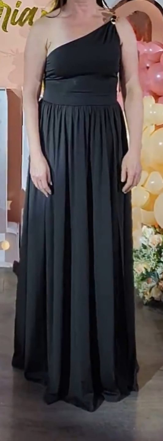 Black One-Shoulder Maxi Dress with Gold Chain Detail