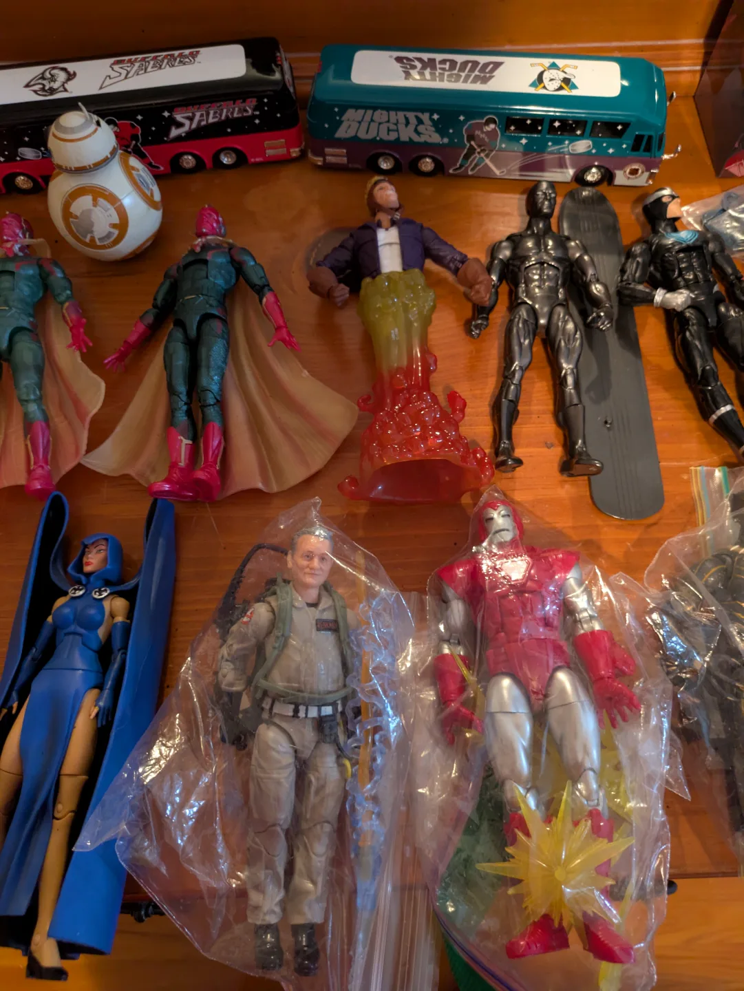 Large Lot of Action Figures image indicator(4)