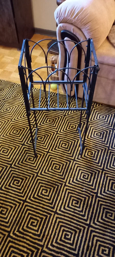 Black Metal Plant Stand image indicator(2)