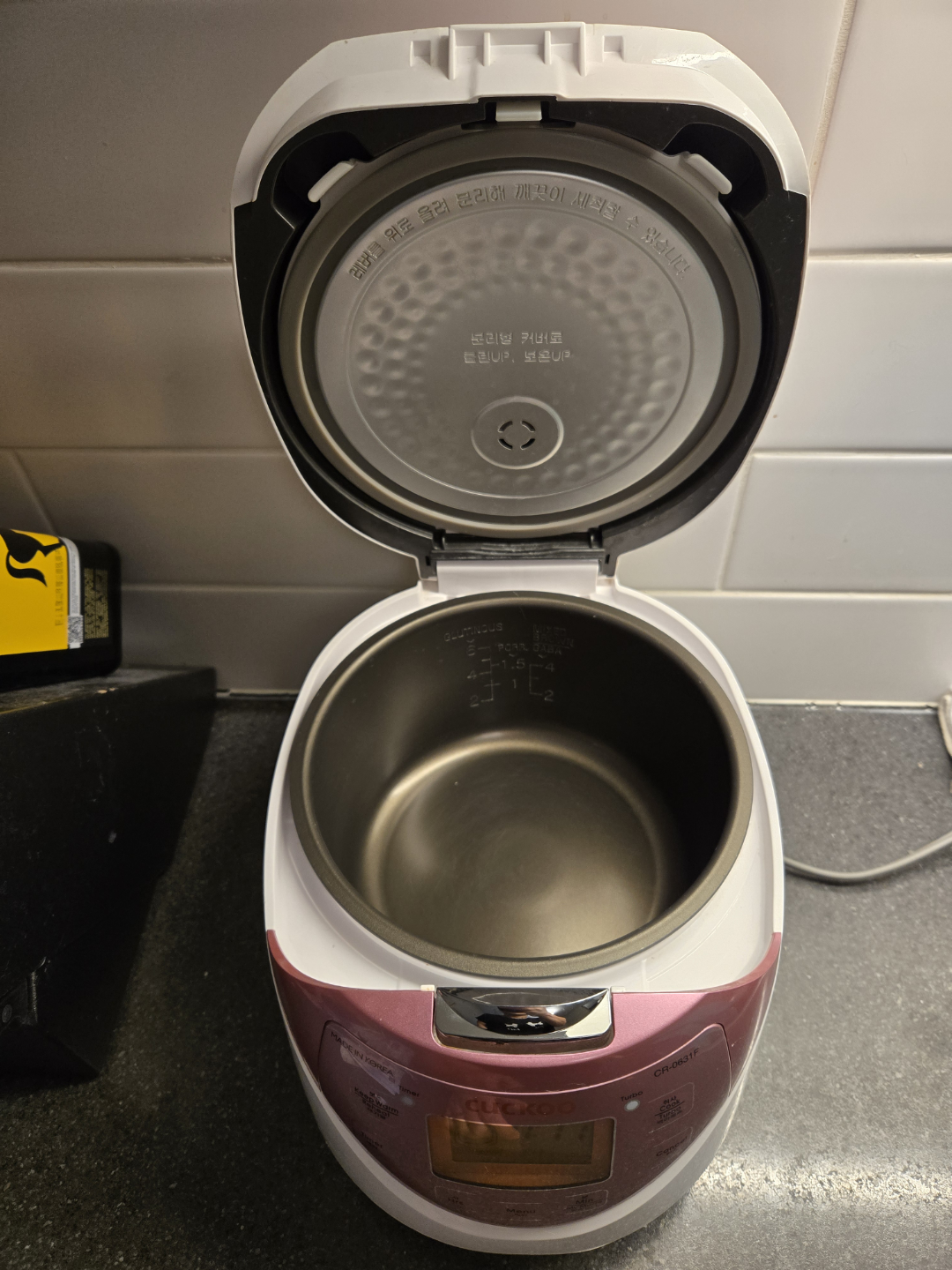 Cuckoo CR-0651F Electric Rice Cooker - photo 2