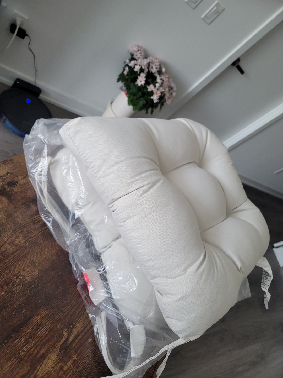 Off-White Square Chair Cushion - Tufted Design - photo 4