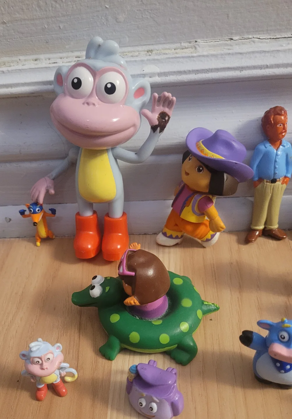 Dora the Explorer and Boots Figurine Playset image indicator(2)