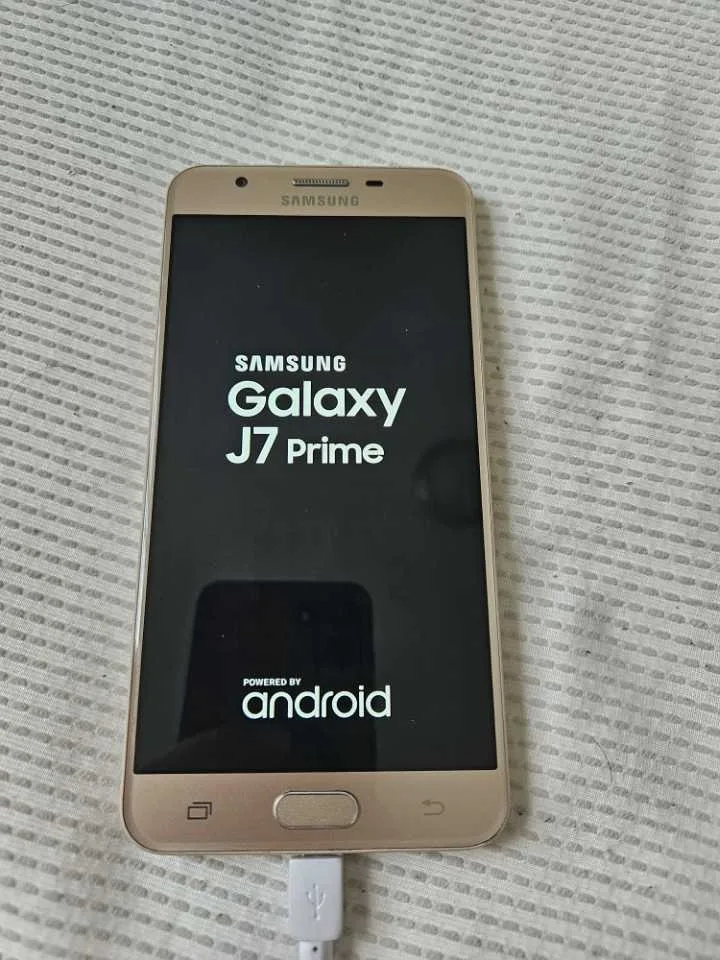 Samsung Galaxy J7 Prime Smartphone - Gold thumbnail