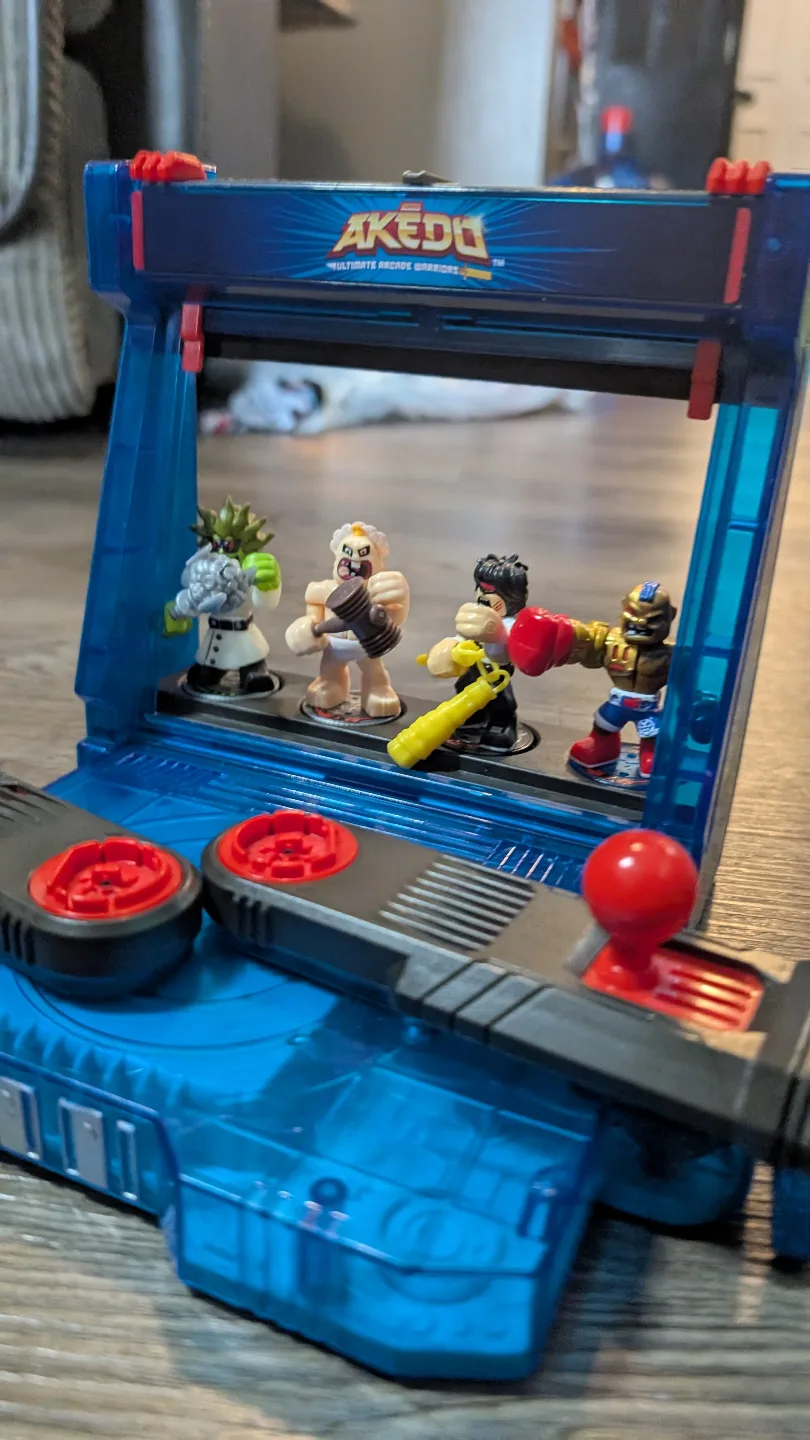 Like New Akedo Ultimate Arcade Warriors Battle Set With Figures! image indicator(2)