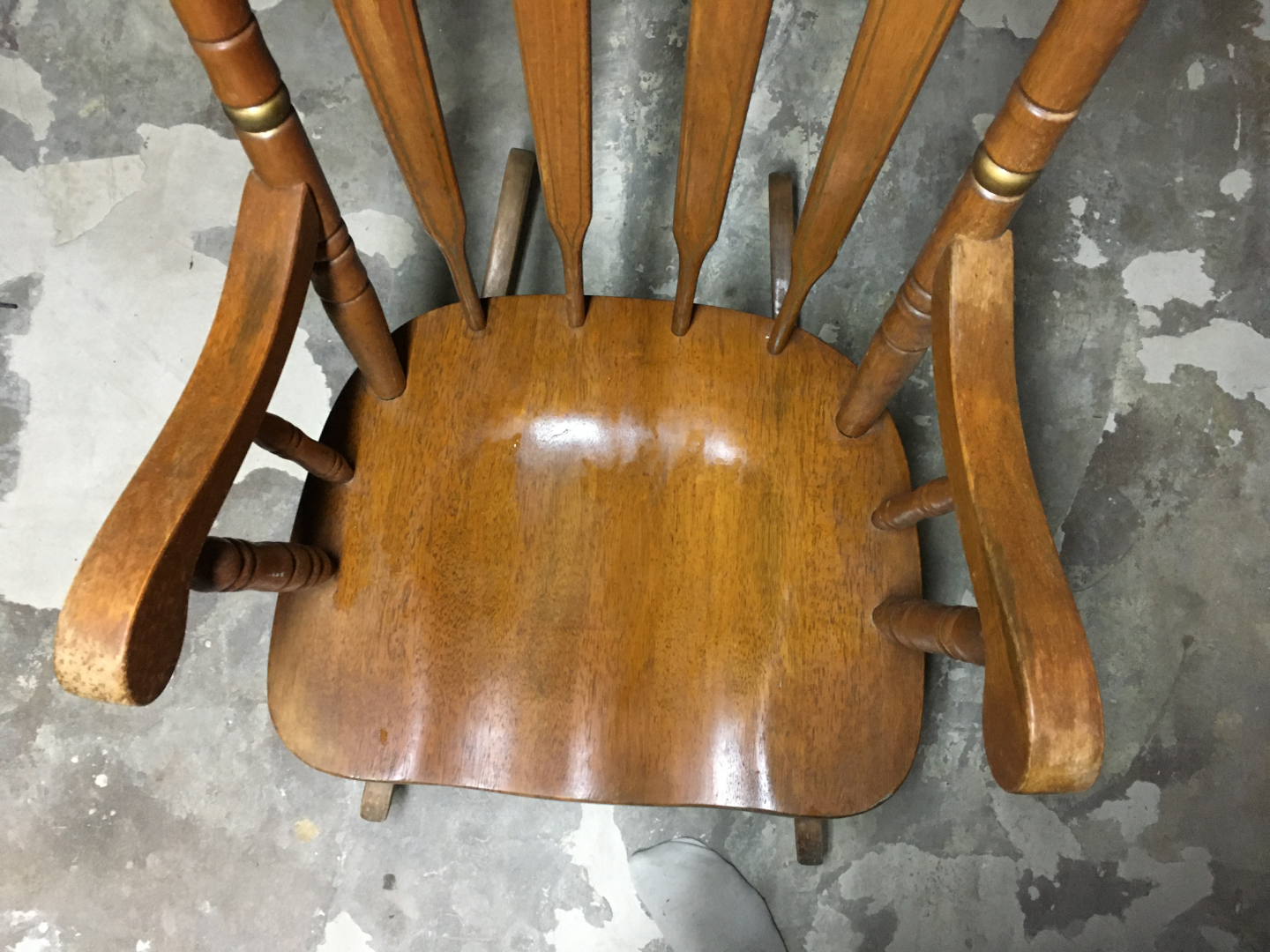 vintage wood rocking chair made in Malaysia 2555 - photo 5