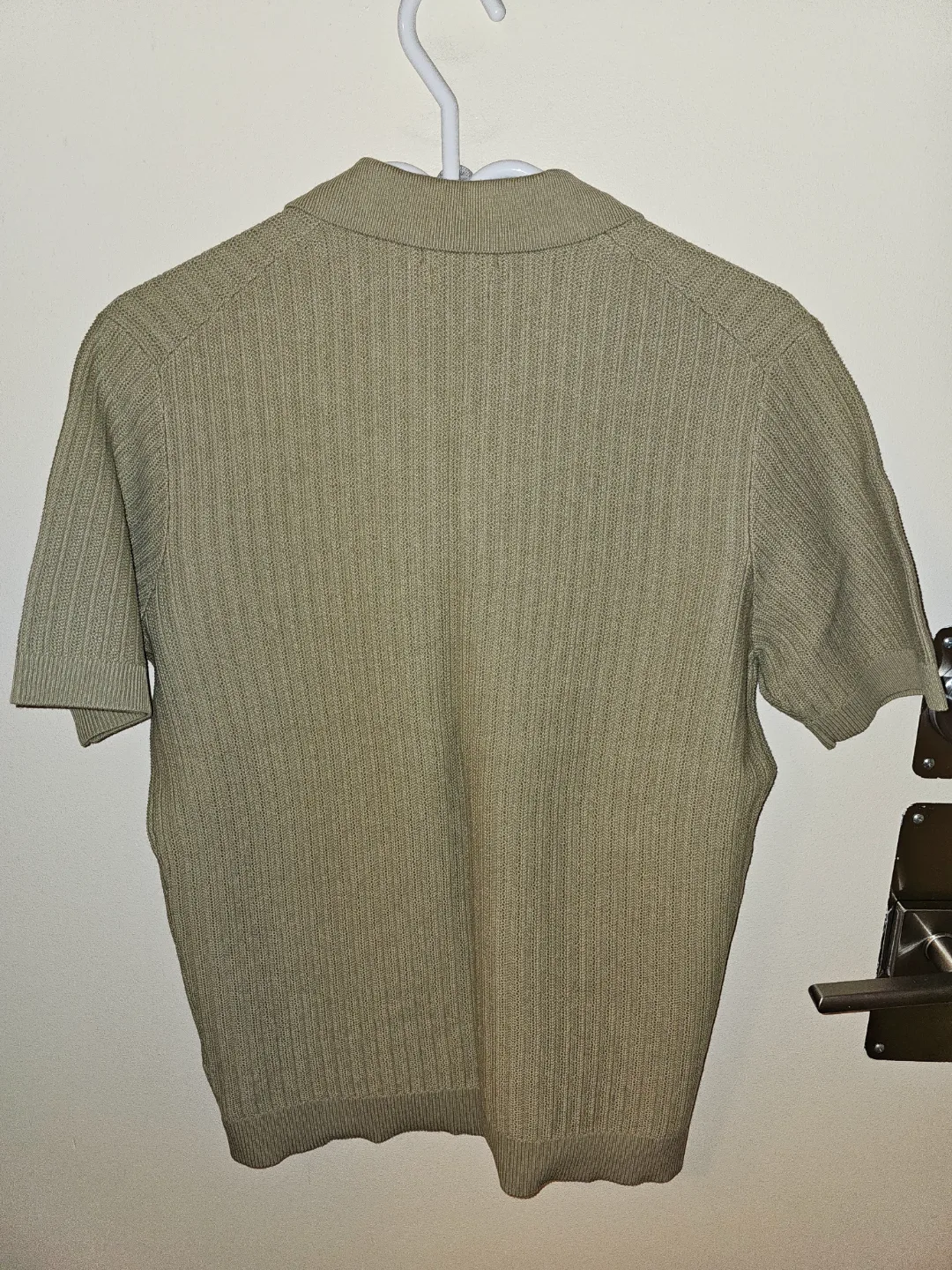 Men's Massimo Dutti Sage Green Knitted Johnny Polo Shirt image indicator(3)