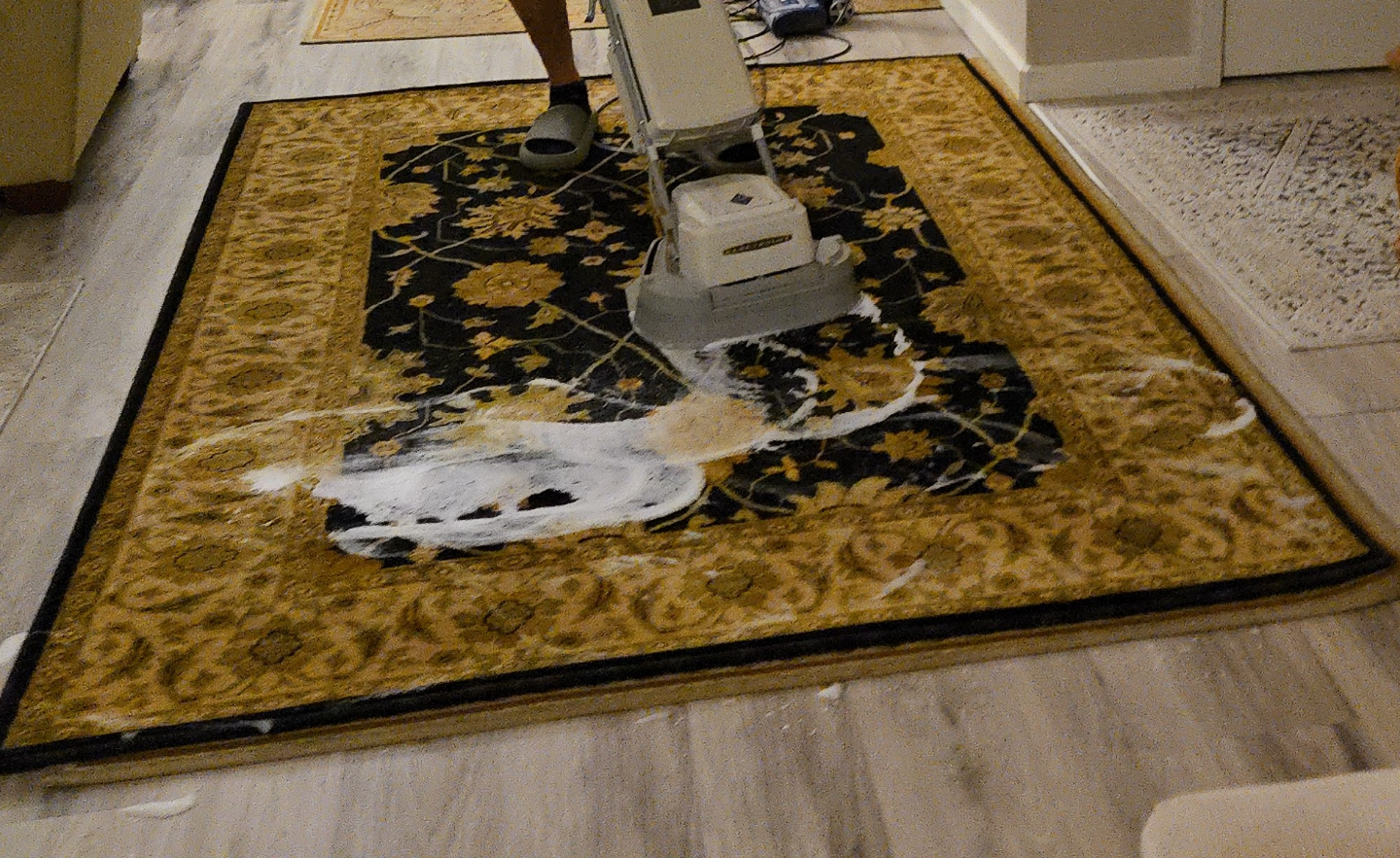 5' 3" x 7' 6" 100%  Zealand Wool Rug.