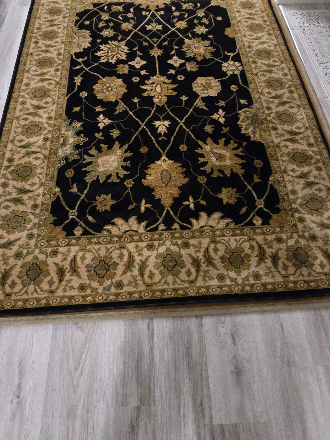 5' 3" x 7' 6" 100%  Zealand Wool Rug. - photo 2