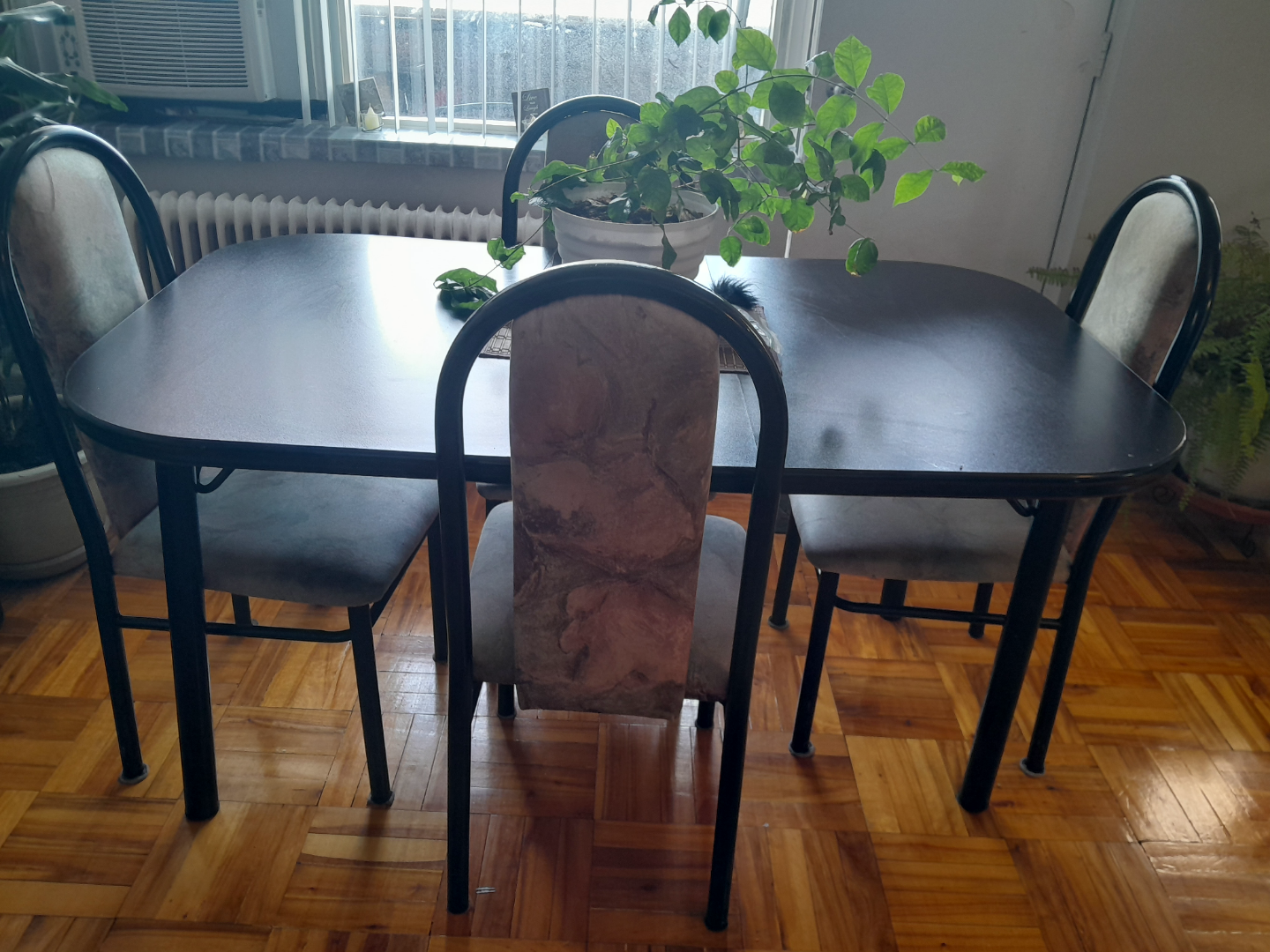 Dining table set - 4 chairs