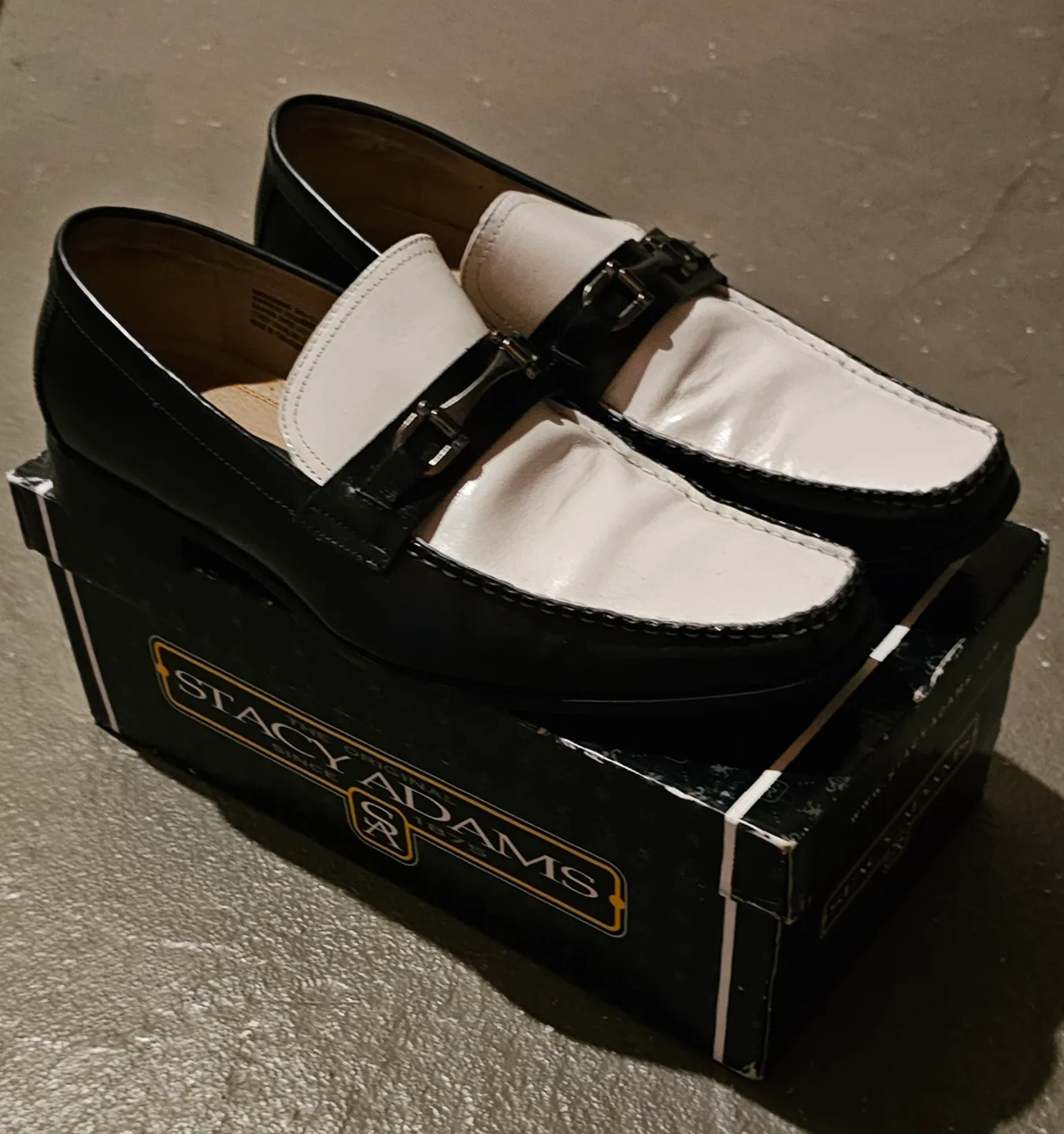 Stacy Adams Men's Black and White Loafer Shoes image indicator(3)