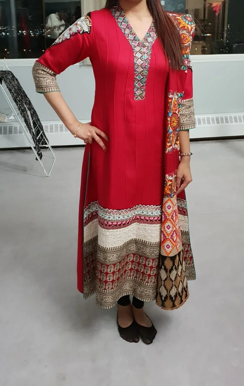 Red and Multicoloured Women's Kameez and duppatta thumbnail