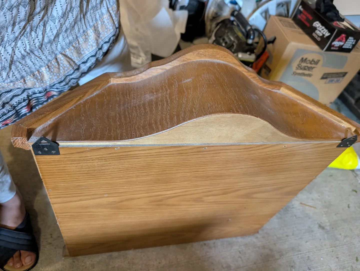 Wooden Wall-Mounted Curio Cabinet with Shelves image indicator(7)