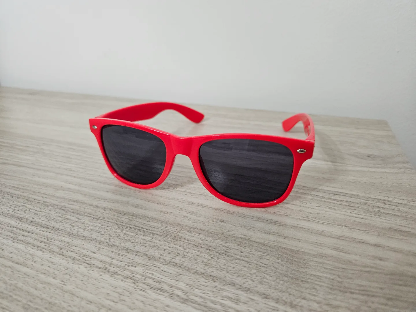 Free Sunglasses thumbnail