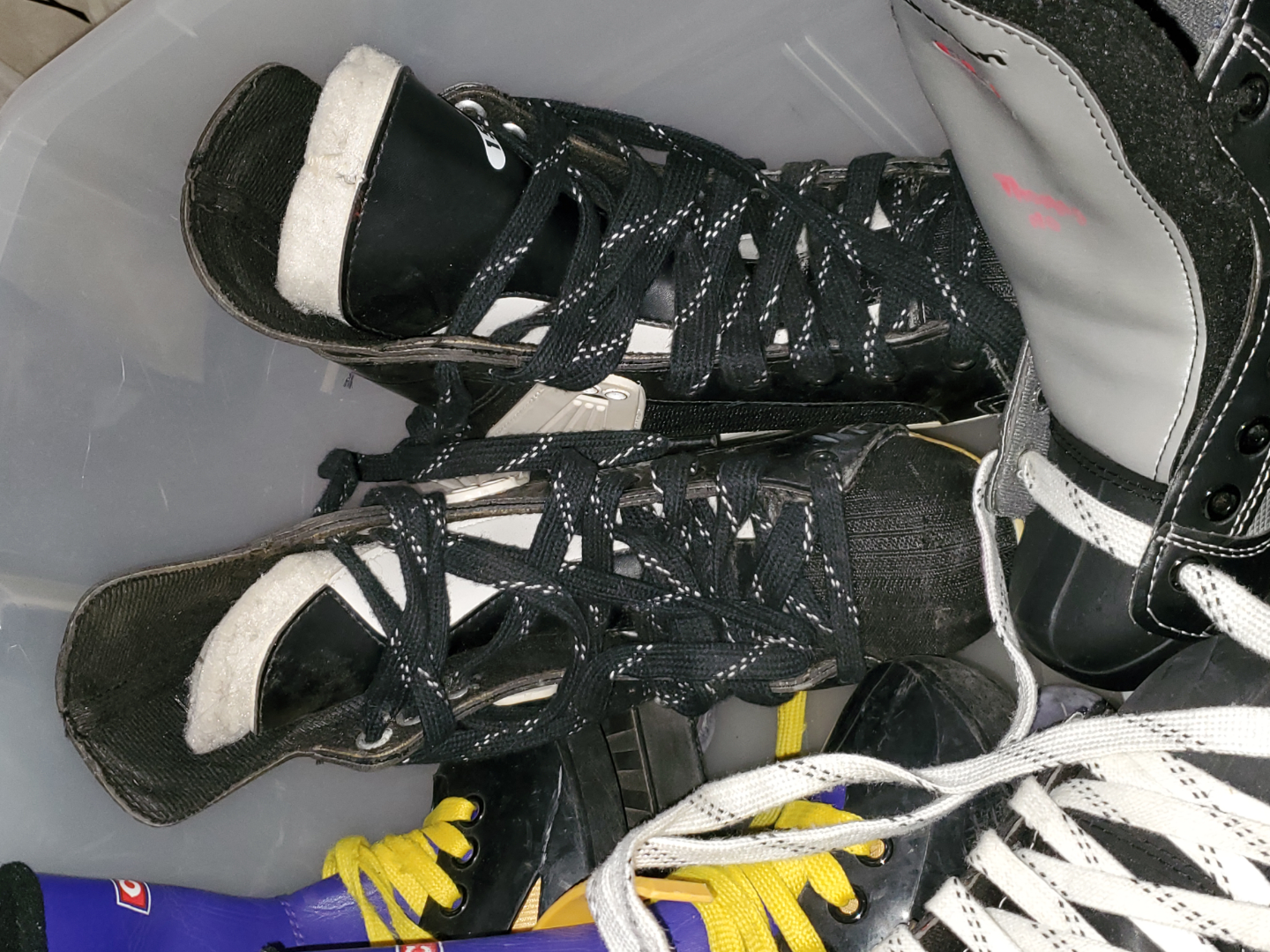 CCM Ice Skates Size 6 (2 pairs) - photo 5
