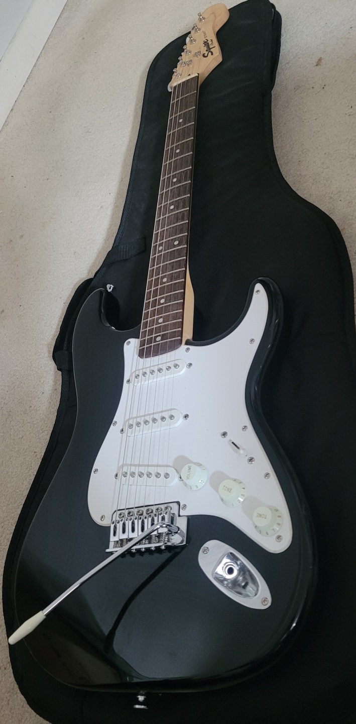 Squier Stratocaster Electric Guitar+ Peavey acoustic - photo 2