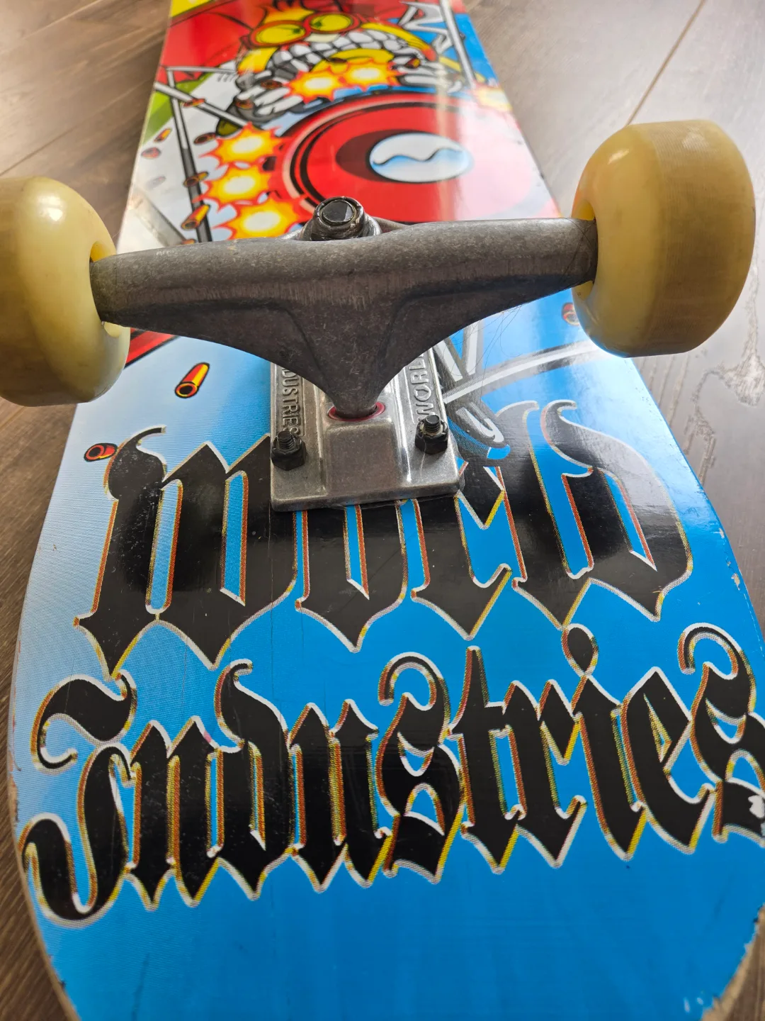 World Industries Skateboard image indicator(3)