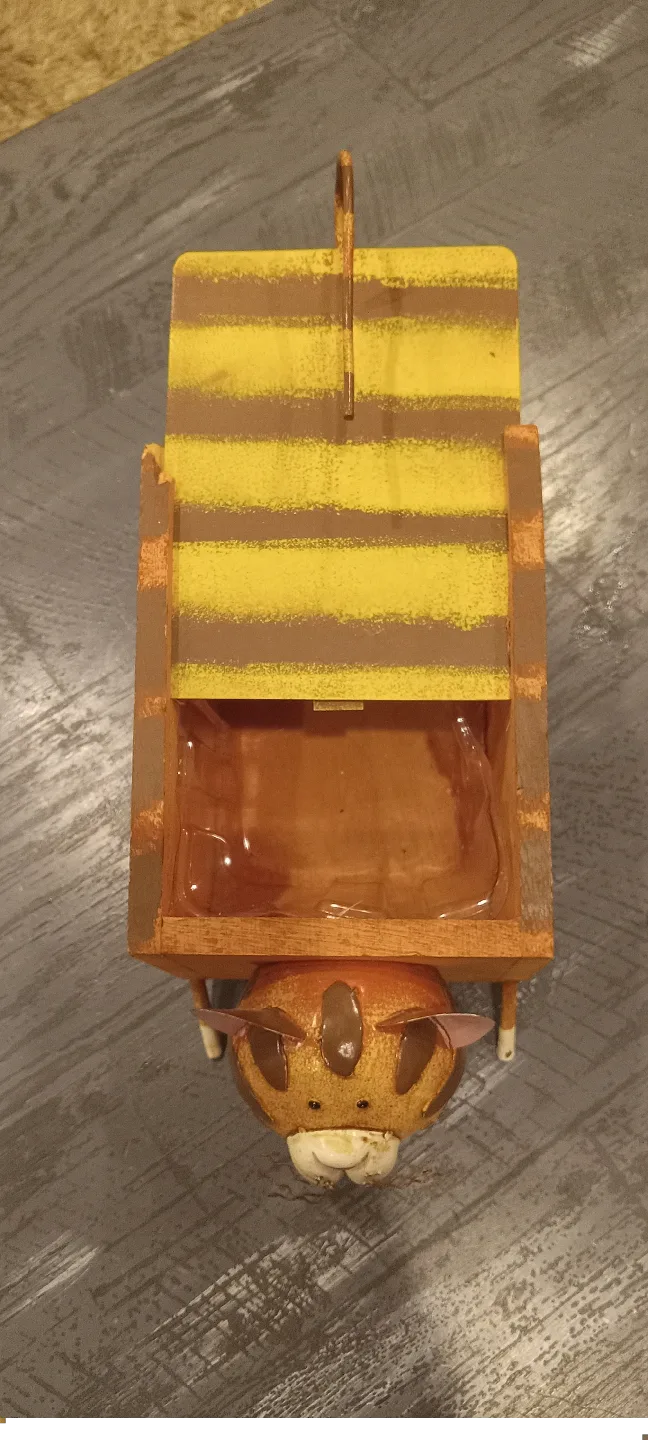 Adorable Cat-Shaped Wooden Box image indicator(3)