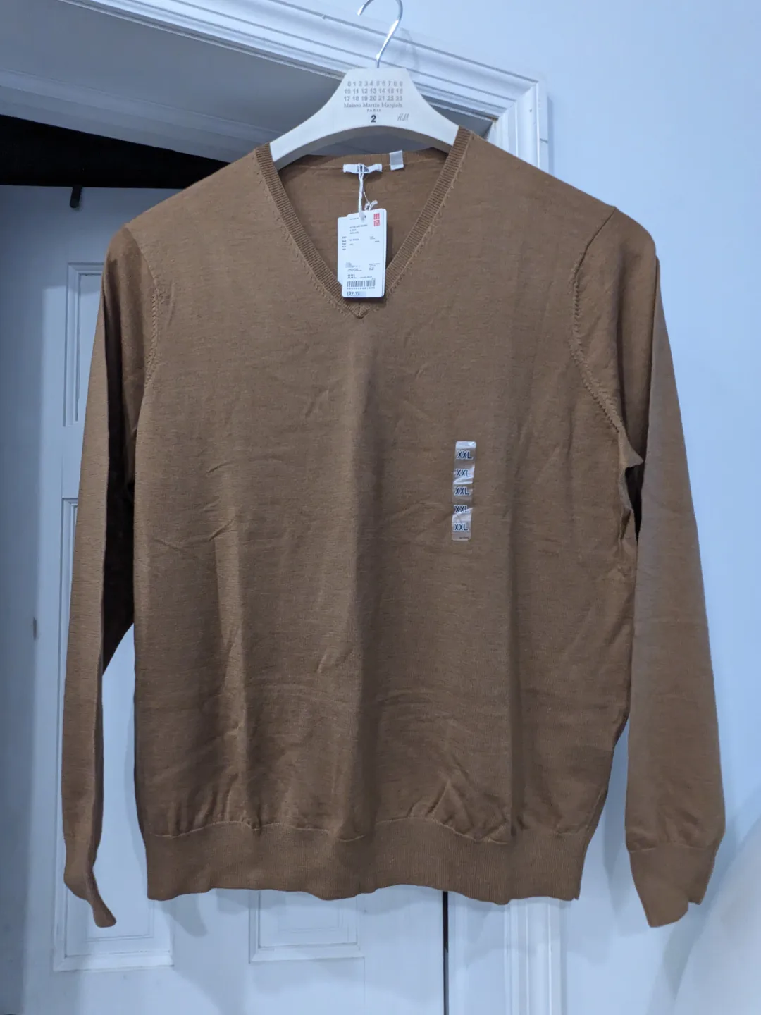 Uniqlo Men's Extra Fine Merino V-Neck Sweater - Brown - XXL image indicator(2)