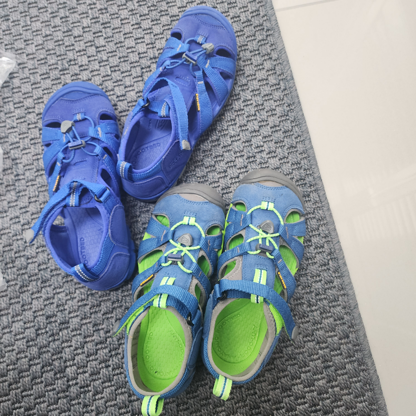 KEEN Newport H2 Sandals - Size 3 & 4