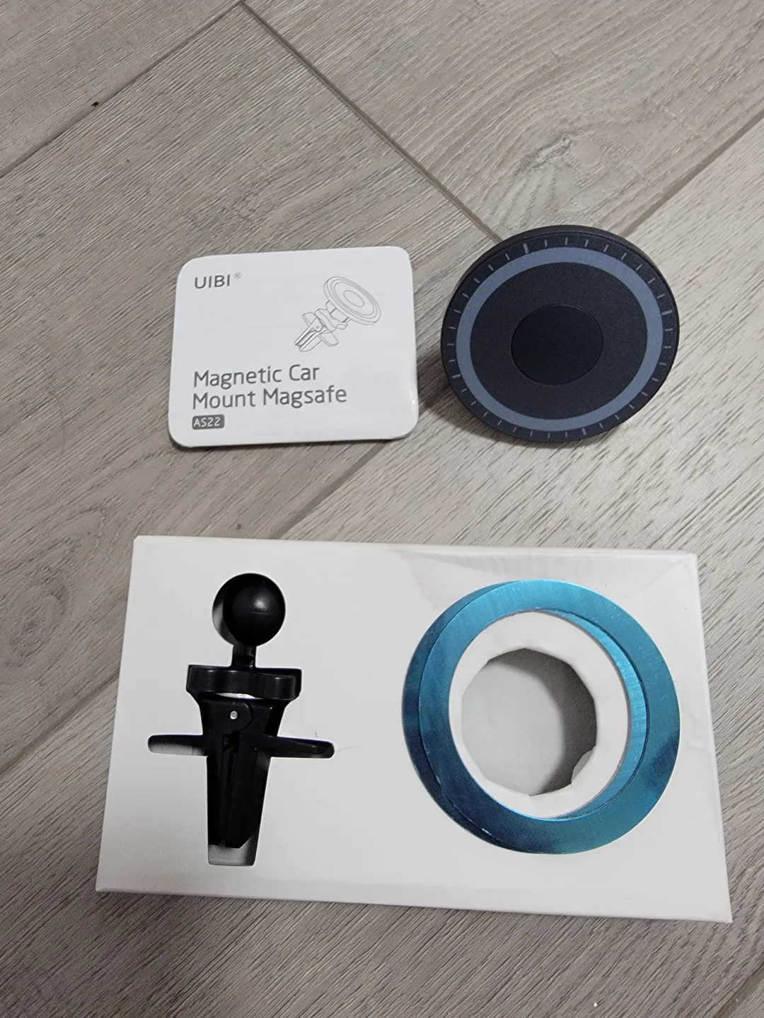 UIBI Magnetic Car Mount Magsafe thumbnail