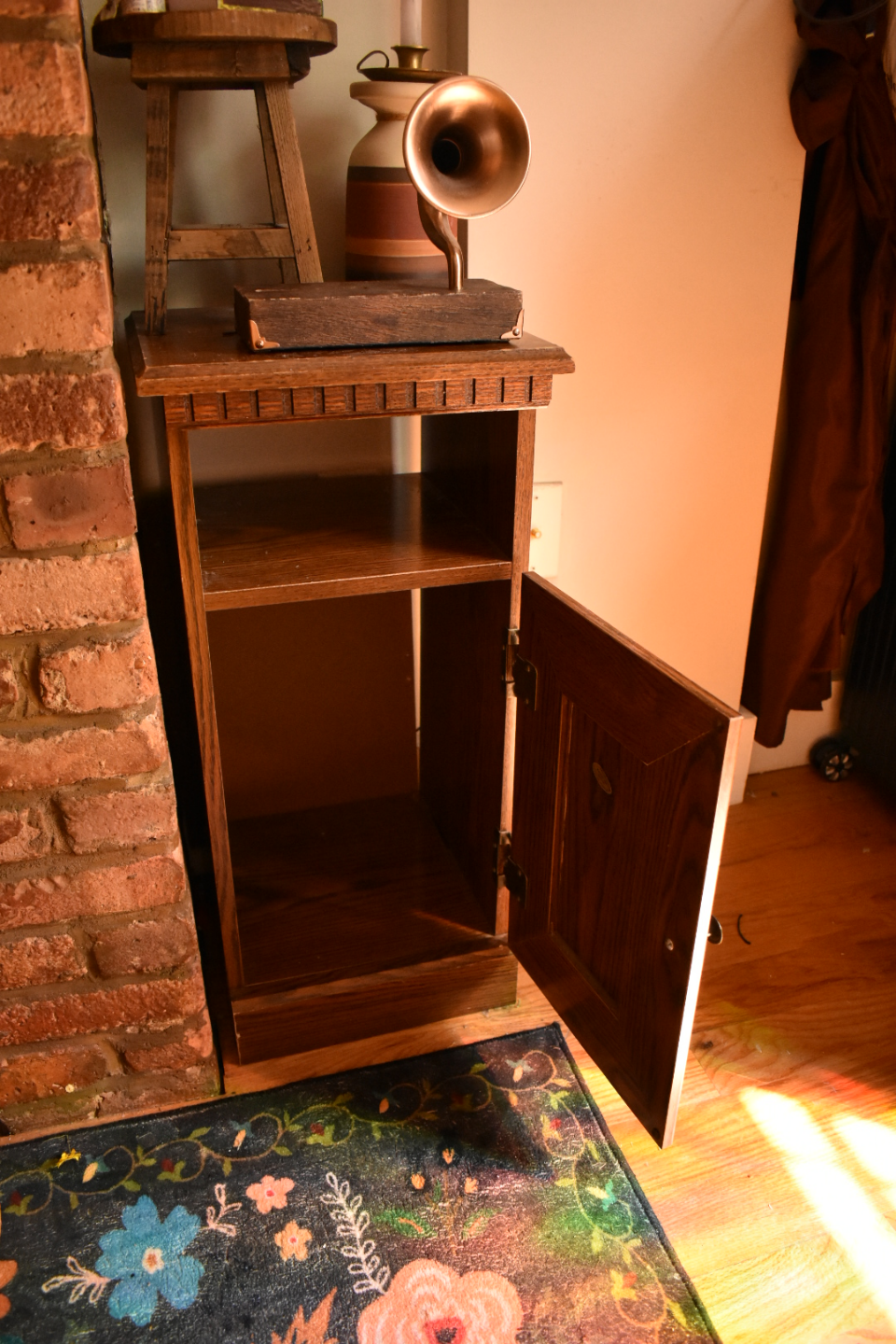 Rustic Mini  End Table with Cabinet - photo 3