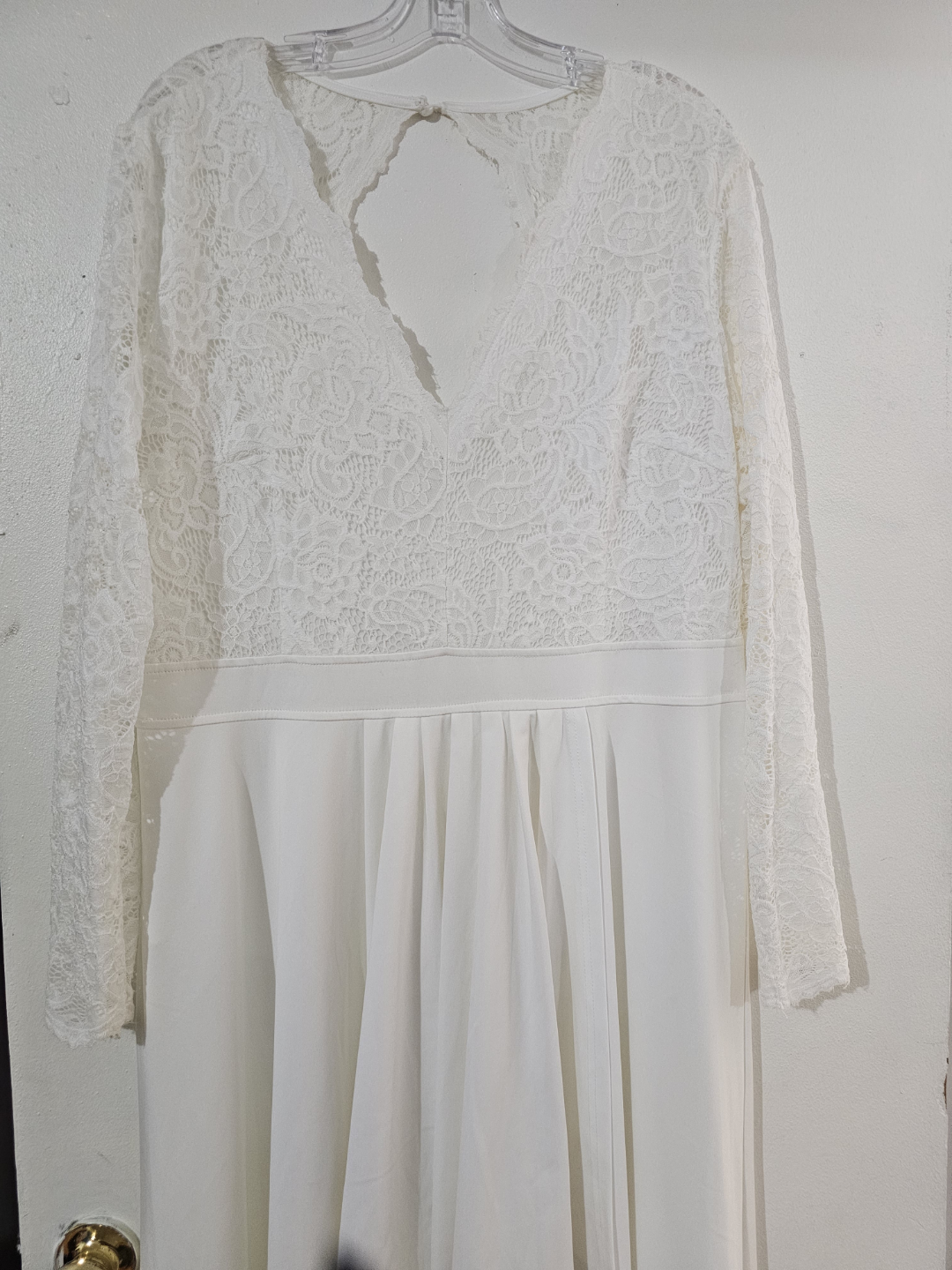 Elegant White Lace Wedding Dress - photo 5