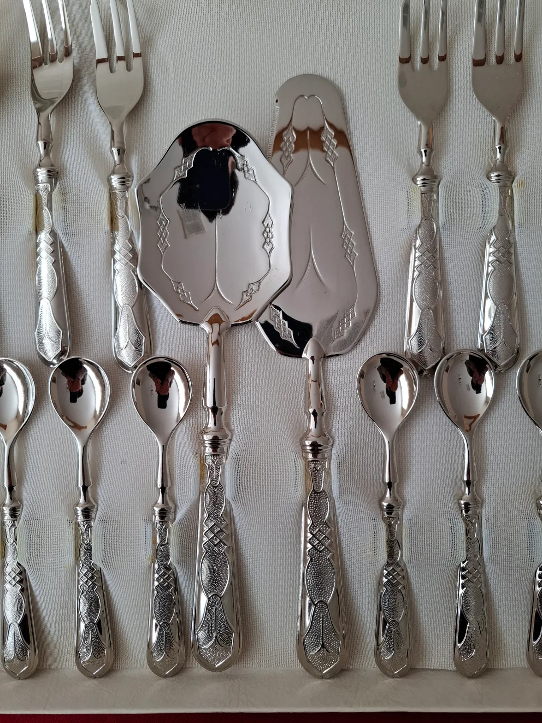 Vintage Italian Dessert Forks, Spoons and Servers image indicator(5)