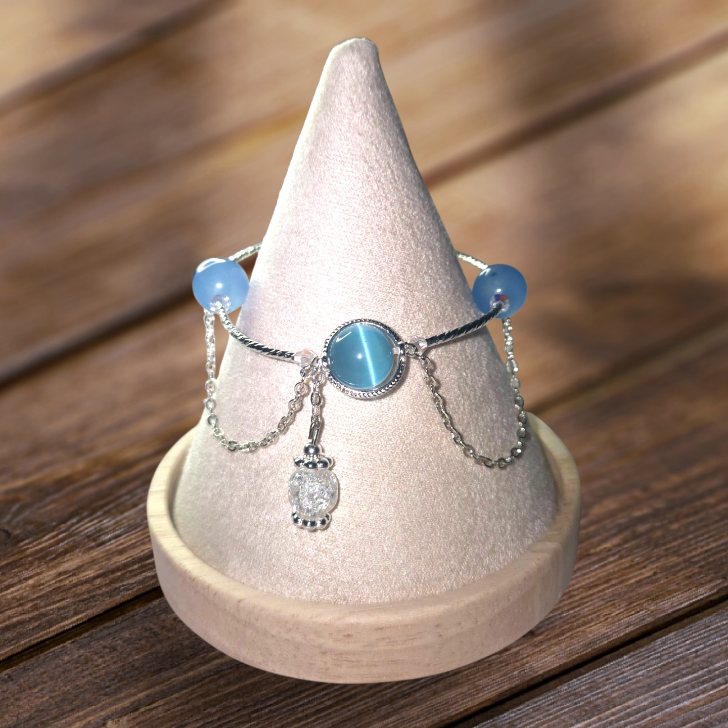 Elegant Quartz Bracelet With Cat's Eye Gemstone - photo 4