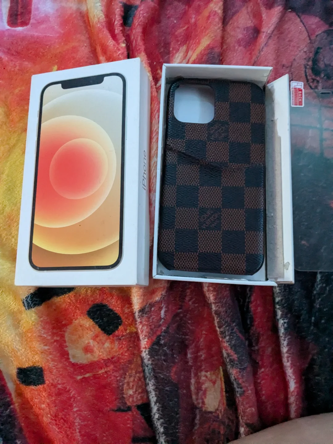 Louis Vuitton iPhone 12 Case image indicator(3)