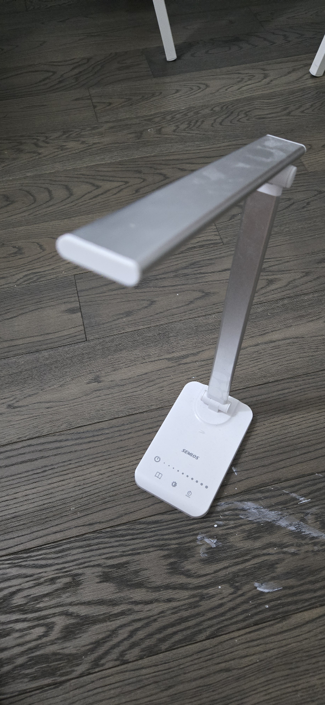 Semios LED Desk Lamp