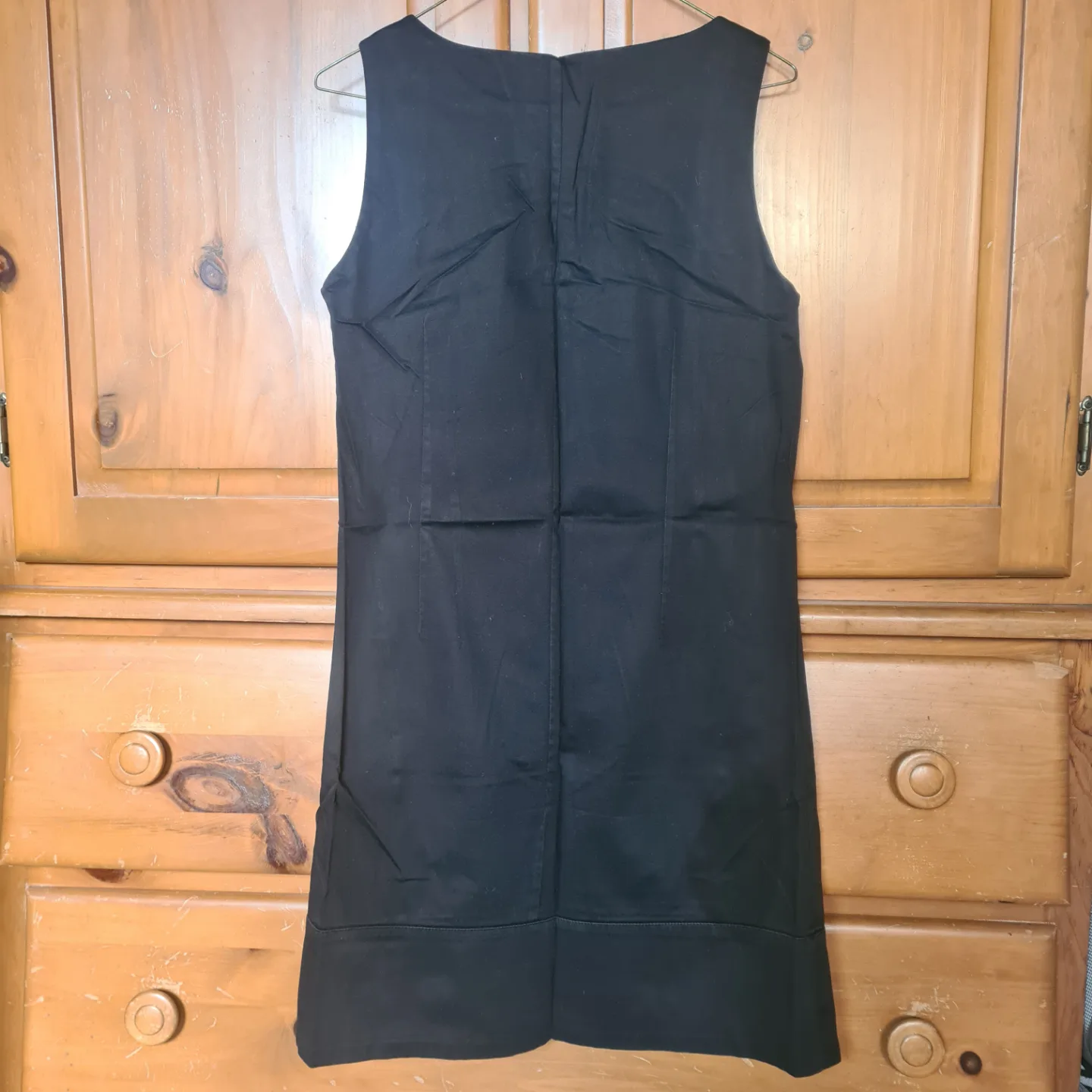 ���🧡 Black Sleeveless Mini Dress Size 8 image indicator(3)