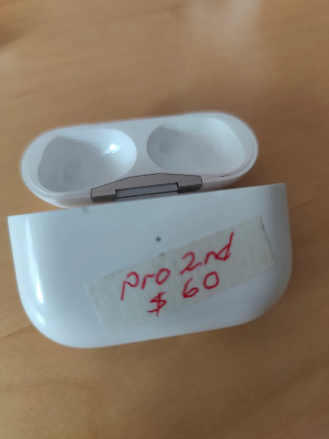 Apple AirPods PRO 2 - 2nd Gen Charging Case thumbnail