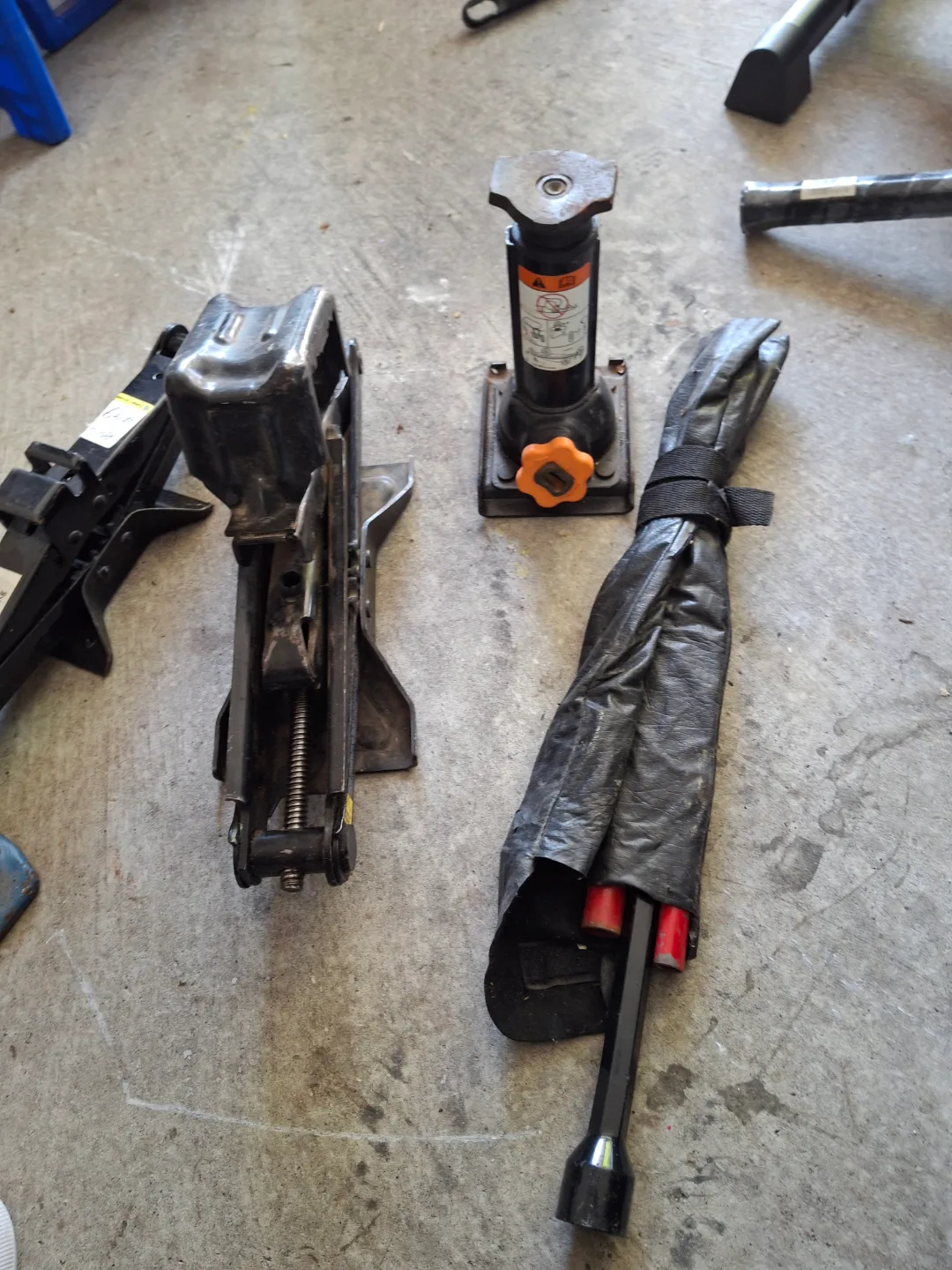 Assorted Car Jacks and Lug Wrench image indicator(6)