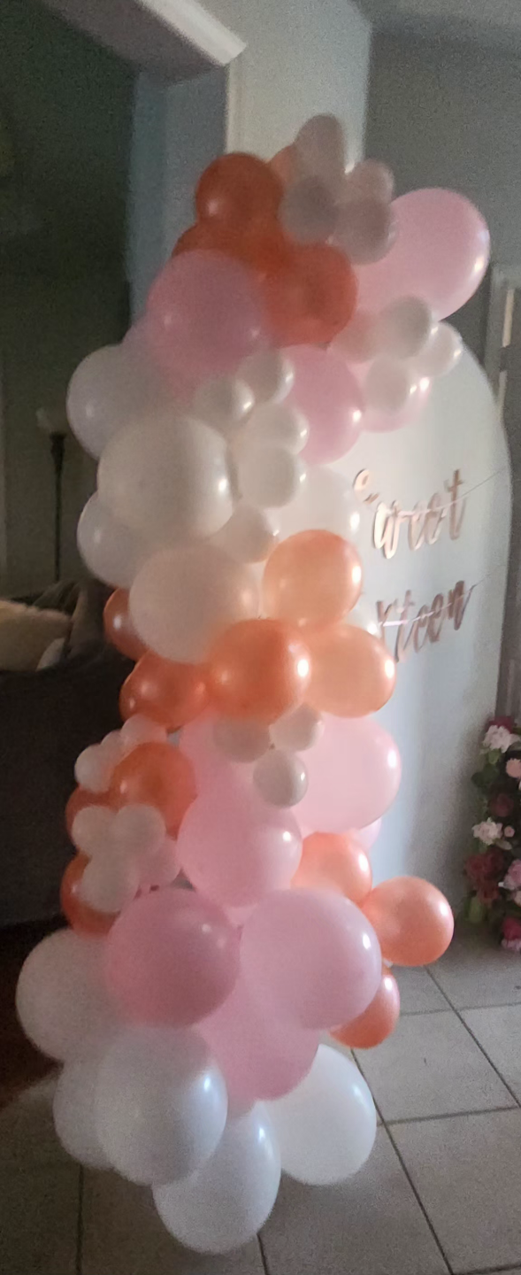 Sweet Sixteen Balloon Garland