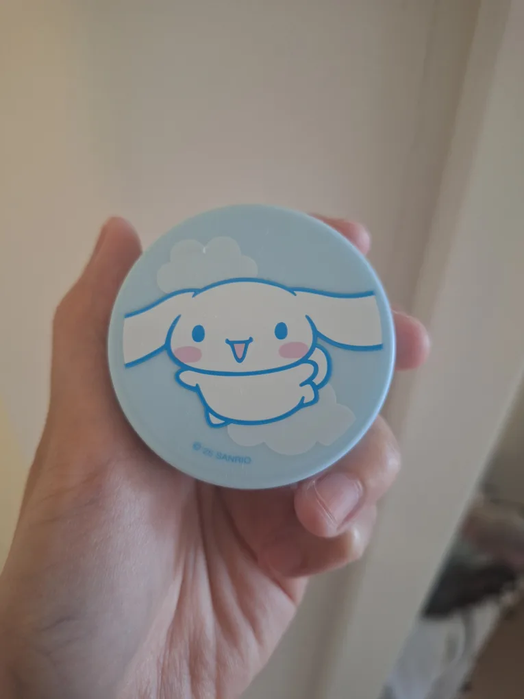 Innisfree No-sebum Mineral Powder - Cinnamoroll Limited Edition image indicator(4)