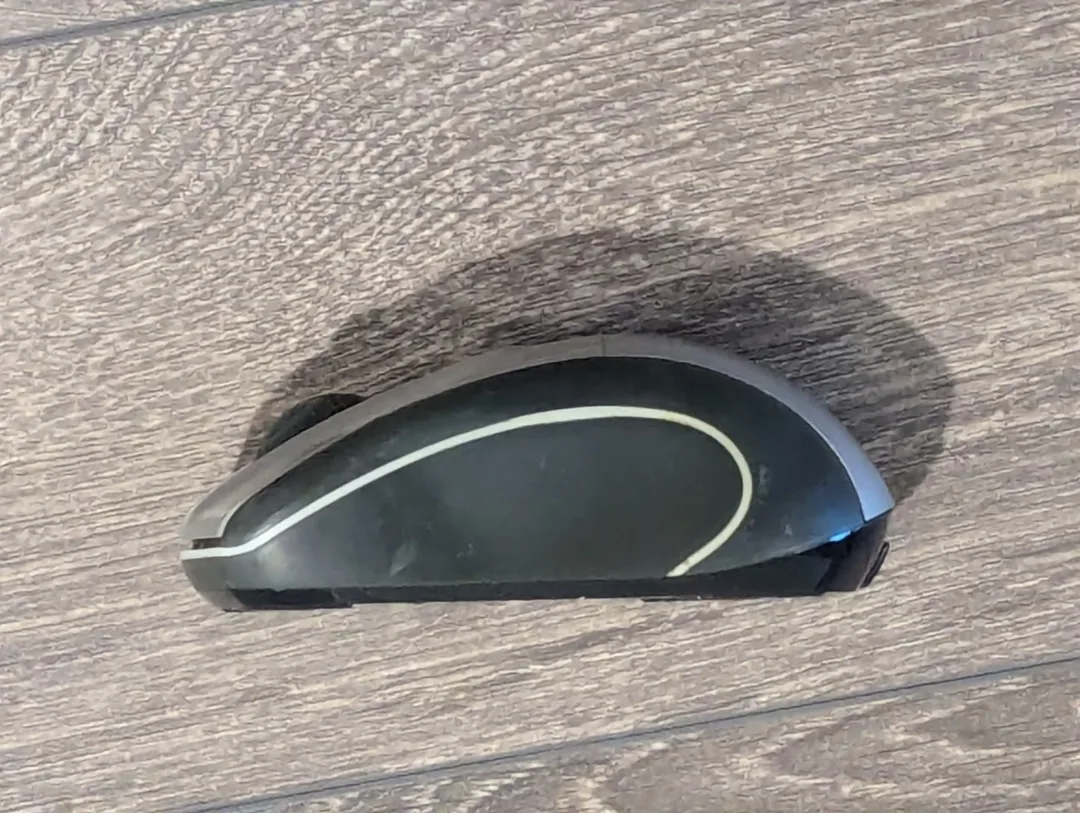 Logitech Wireless Mouse image indicator(2)