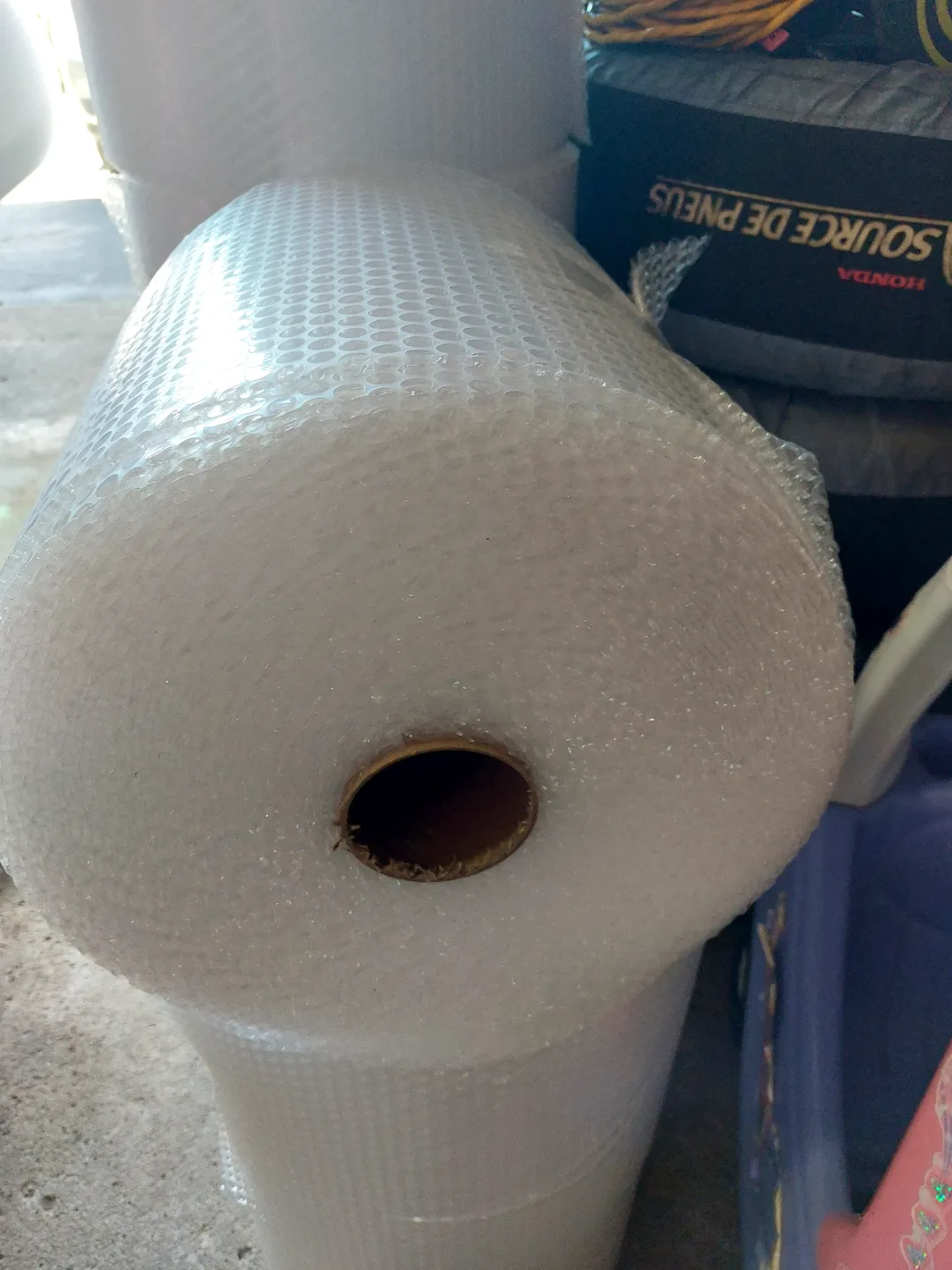 Bubble Wrap Rolls for Shipping image indicator(4)